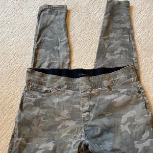 Maurice Camo jehgings in size 18